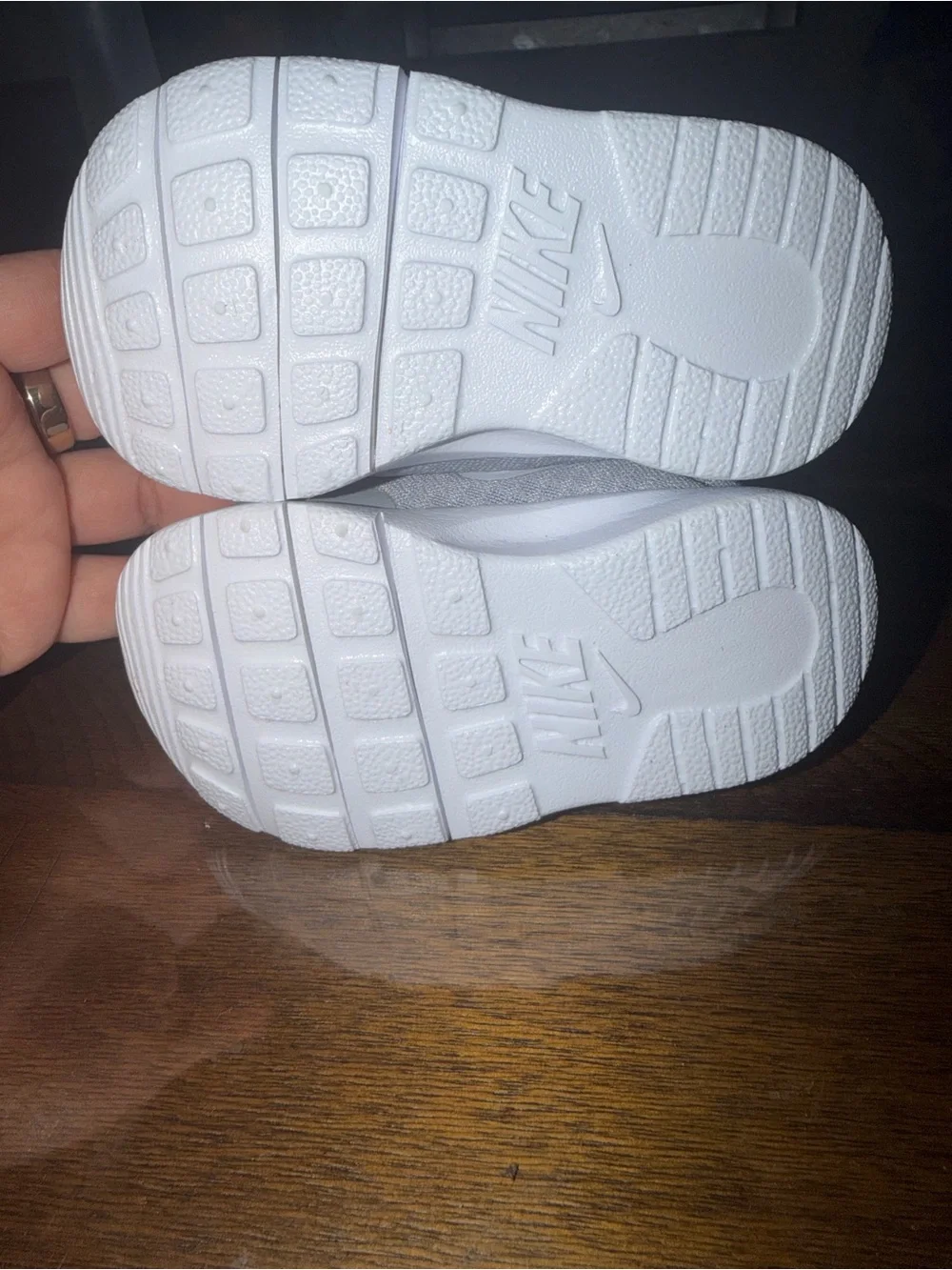 Nike Kids' Light Gray tajun Sneakers